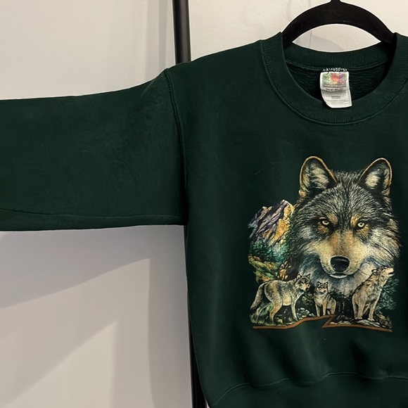 Vintage Fruit of the Loom Wolf Wilderness Sweatshirt Green Kids Size 10/12 - Picture 3 of 7